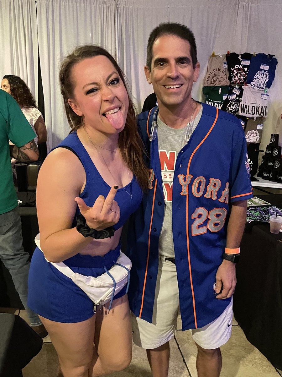 Got to meet <a href="/MissaKate23/">MissaKate✗</a> tonight. She really is a sweetheart!