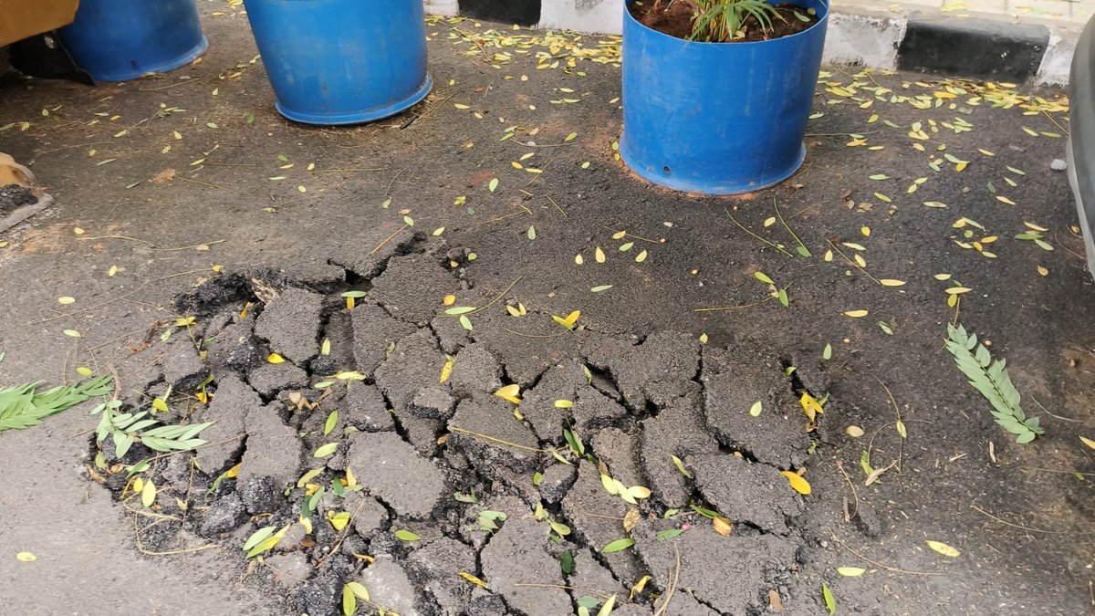 anil3410's tweet photo. @BBMPCOMM @BBMPofficial @BbmpEast, @mlanaharis 
The road on 1 st cross, 10 main, Indiranagar ,#indiranagar  Ward 89 was  asphalted by the Bbmp couple of months back, it's already been dug up for some cable laying today,  how can permissions be provided post tha asphalting https://t.co/wQVrdcICd0
