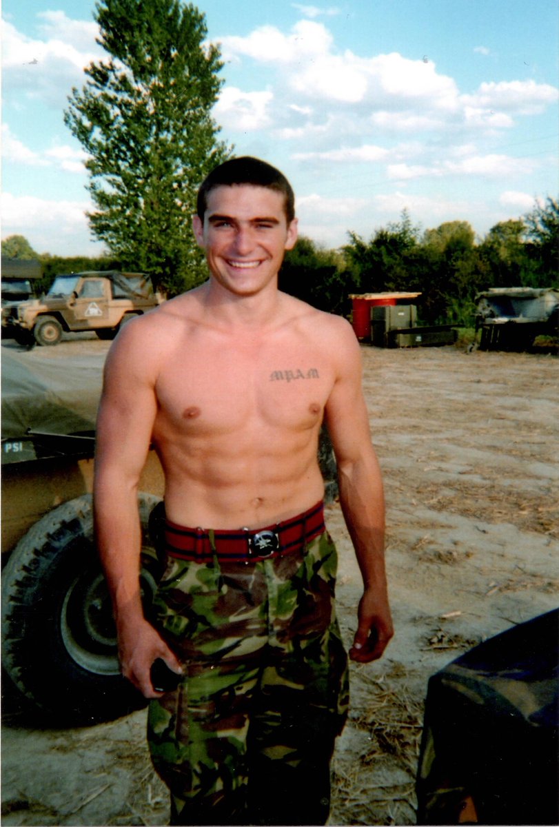 antmiddleton's tweet image. Today is Armed Forces Day — a time to stop and show true respect to every man and woman who has served, is still serving, and to the families who stand beside them.
For me, the military wasn’t just a chapter in my life — it was the foundation. From the Army, to the Royal…