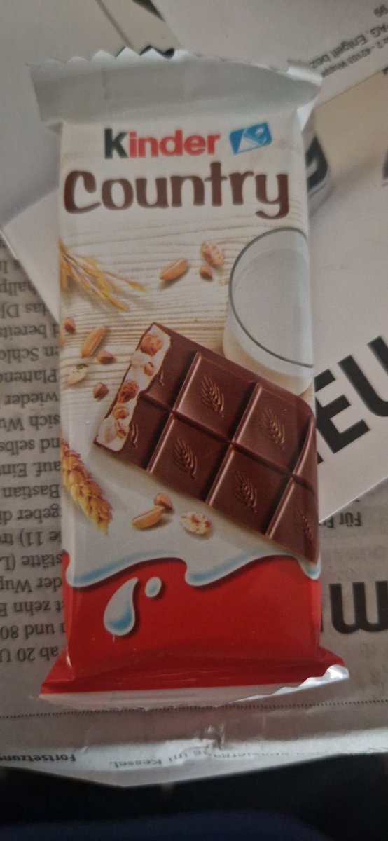 Schätzt mal (ohne nachzugucken) wie viel Kaholorien hat ein Kinder Country.

Ein Riegel wiegt 23,5 g ist also relativ leicht.