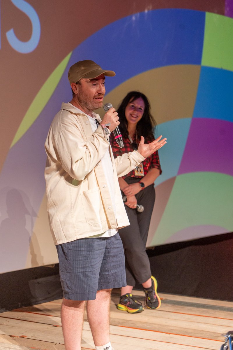 PiltonPalais's tweet image. Toby L introducing Blur: Live at Wembley Stadium ✨
#Glastonbury2025