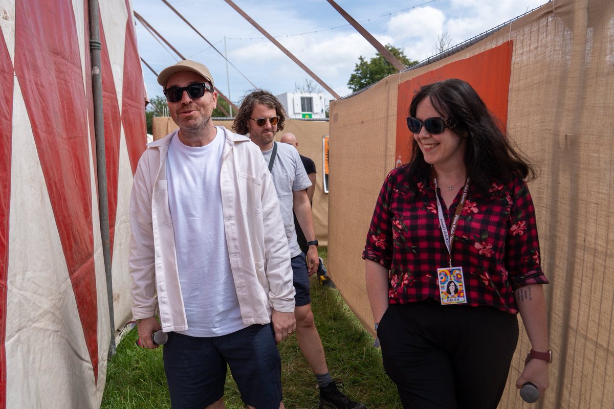 PiltonPalais's tweet image. Toby L introducing Blur: Live at Wembley Stadium ✨
#Glastonbury2025