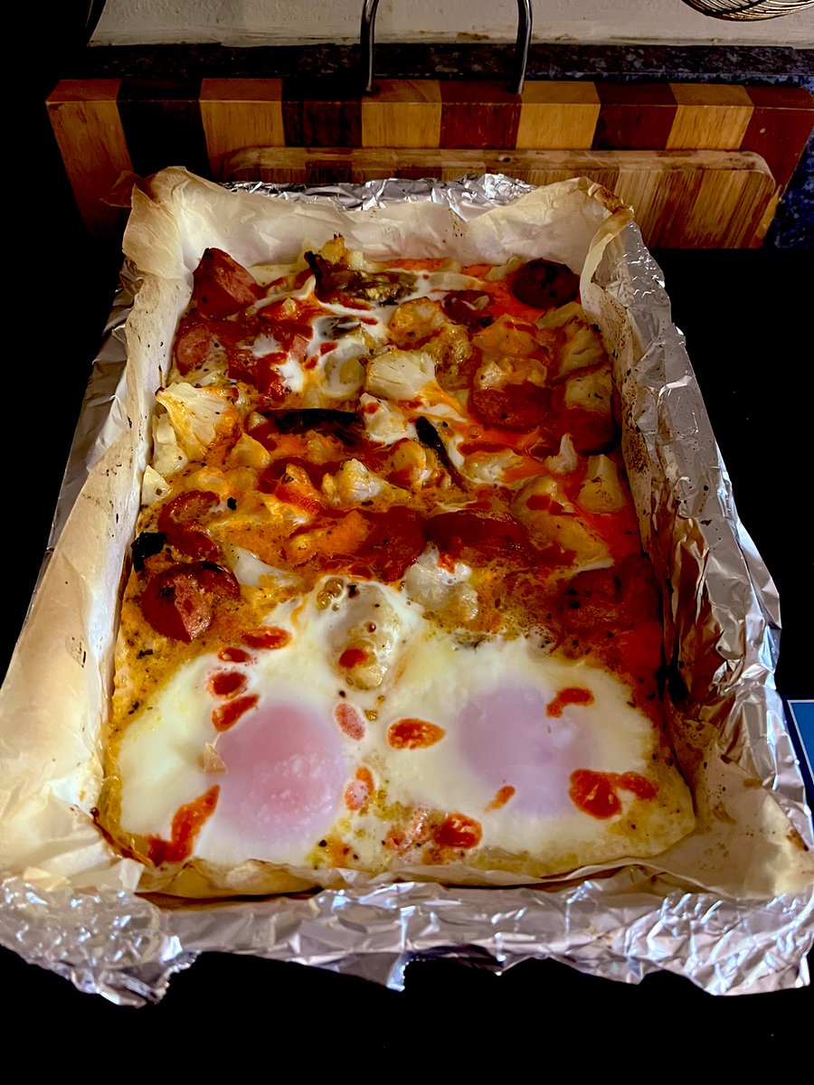 Agent99c's tweet image. Backed Cauliflower with frankfurter.and the leftovers backed with eggs , that will make a good work lunch Monday
#cauliflower #saturdaylunch #backed #fun #winter #downunder #lunch #Trending