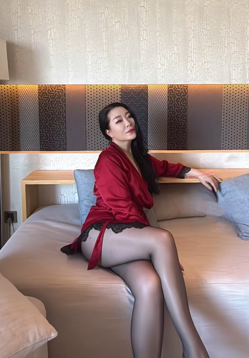 老熟女子绕 还是挺有味道的😌

可爱炙热却时常受伤的这颗心呀，请你再坚定和勇敢一点。一定要奔向更好的生活，认真做一个简单又快乐的人。 https://t.co/CZzkBRtNlT
