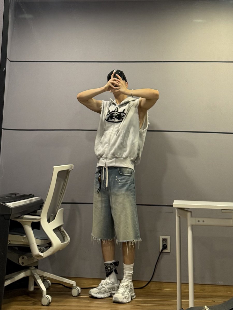 odebbl's tweet photo. [▪️] [250628]

📸📸
🦊 This time on the ankle https://t.co/K9vAs5cxPv