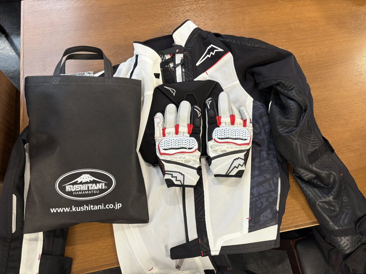 針テラスで散財💸

#クシタニ #バイク乗り