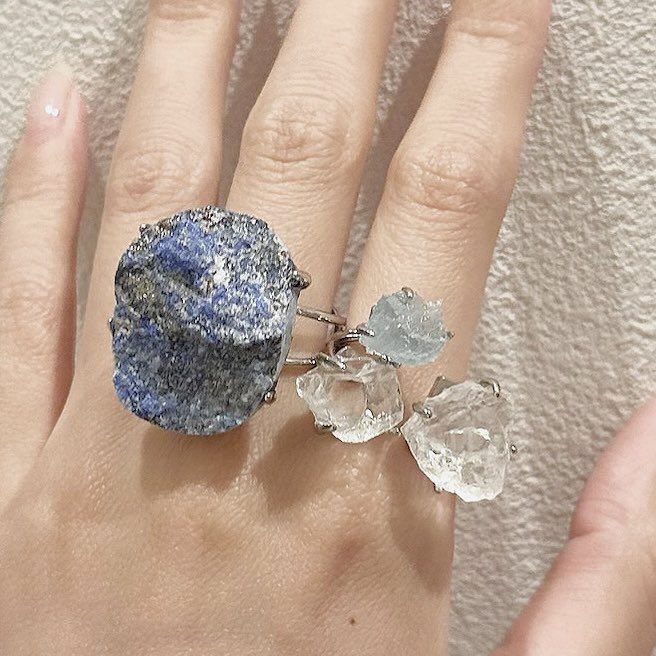 【ユミルの涙痕】送料無料
アジャストリングセット（一点物）

¥21000
thebase.com/to/item?item_i…

北欧神話の巨人ユミル――
その死の涙が凍りついた痕跡を
二つの指輪が永遠に刻む

#airoselect #AIRO #指輪 #天然石 #アクセサリー好きさんと繋がりたい #手作り #ハンドメイド作品 #ハンドメイドリング