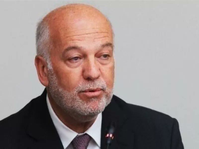 Ο Γιώργος Φλωριδης που διεσυρε τέσσερις γυναίκες θύματα βιασμού,που είπε τέρμα τα Τέμπη και οι κλάψες,που είπε ότι όσοι μιλάνε για μπάζωμα είναι για τα μπάζα, είχε αναλάβει λέει για λογαριασμό της συμμορίας του ΟΠΕΚΕΠΕ να ξεκωλώσει την Ευρωπαία εισαγγελέα.Δεν πήγε πολύ καλά αυτό.