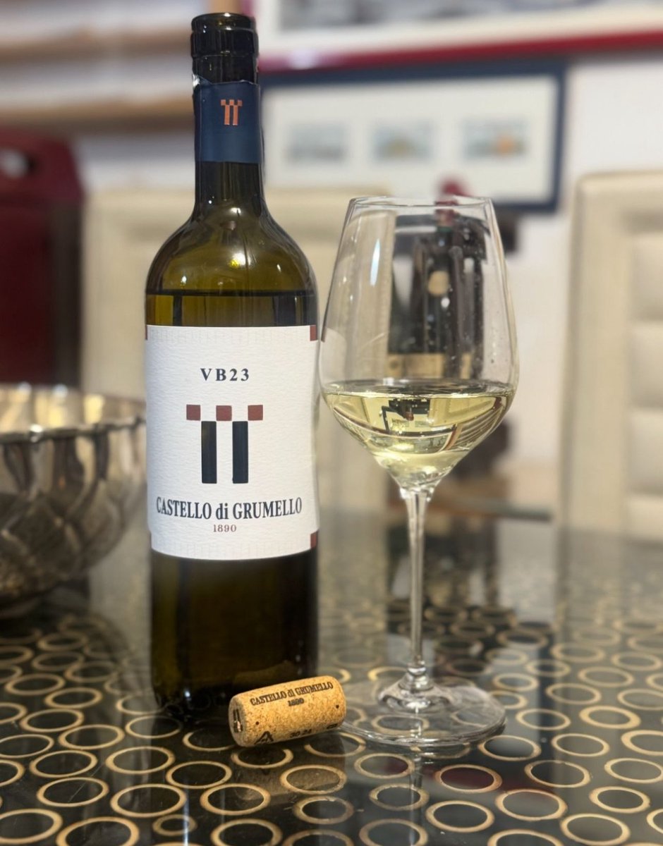 missaglia_sara's tweet image. Degustazione in equilibrio. 🍷🦐

Castello di Grumello – VB Valcalepio Bianco DOC: un bianco elegante, dal colore giallo paglierino luminoso, blend tra Chardonnay e Pinot grigio 🥂✨

#CastellodiGrumello #ValcalepioBianco #VB