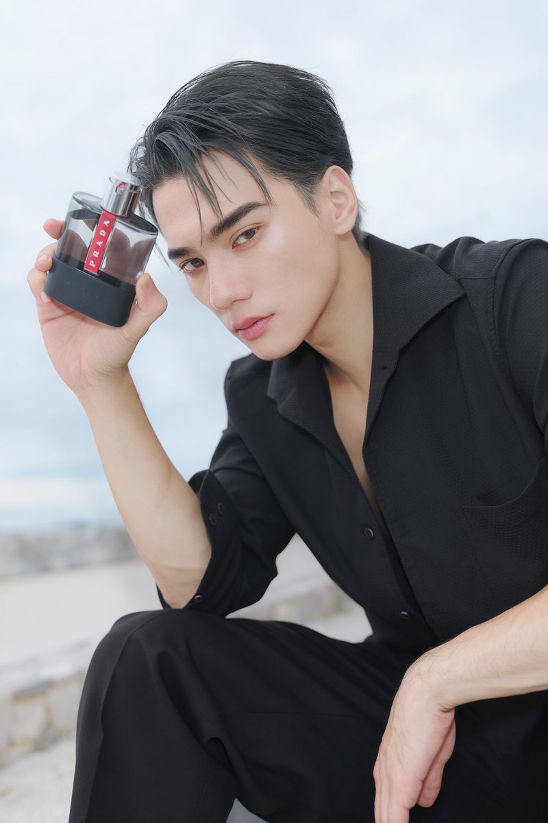 harit_keng's tweet photo. A new season, a bold refresh. 
#KengHarit https://t.co/ksw6PANGXm