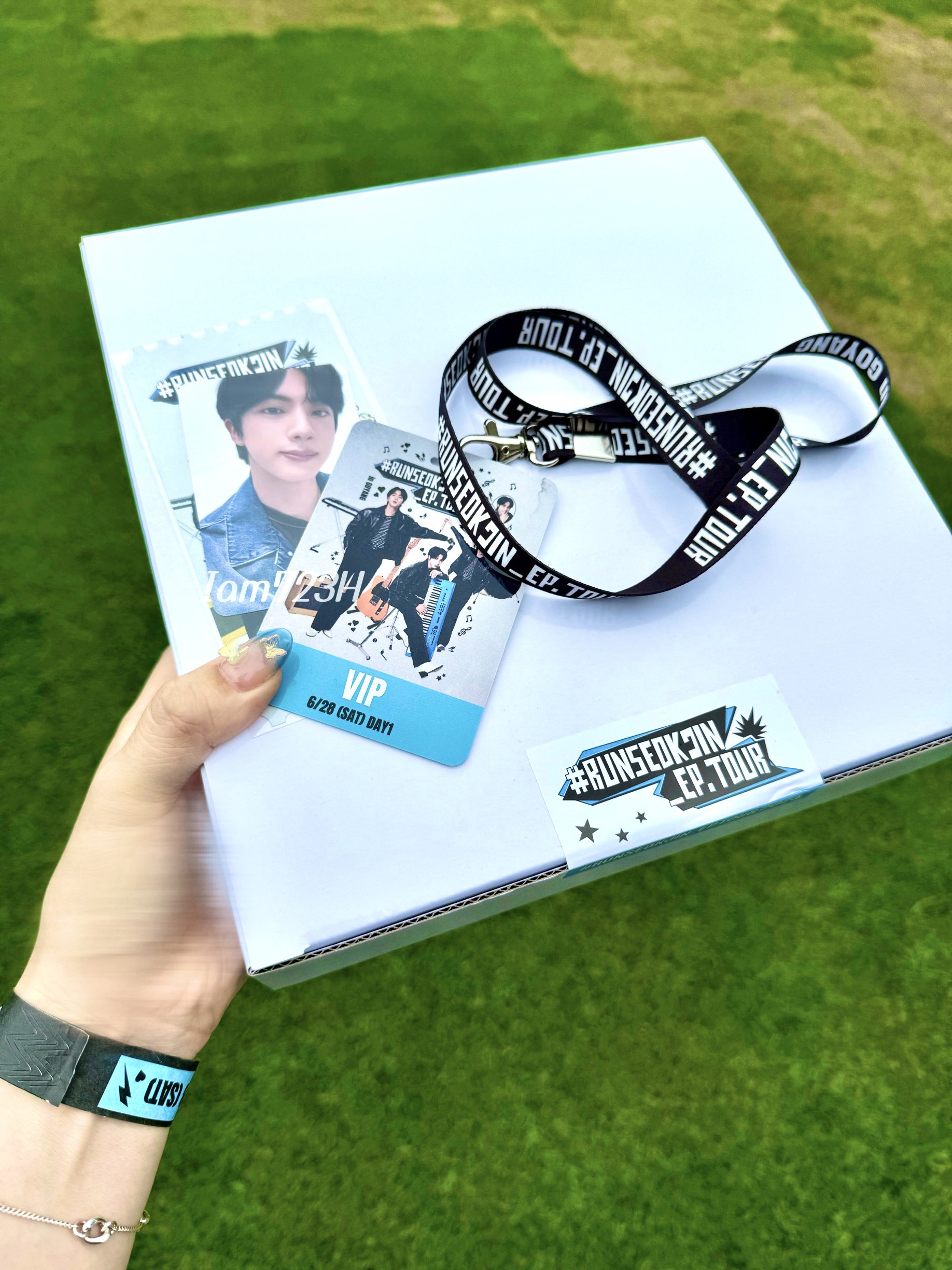 RUNSEOKJIN_EP.TOUR in GOYANG レインコート 未開封