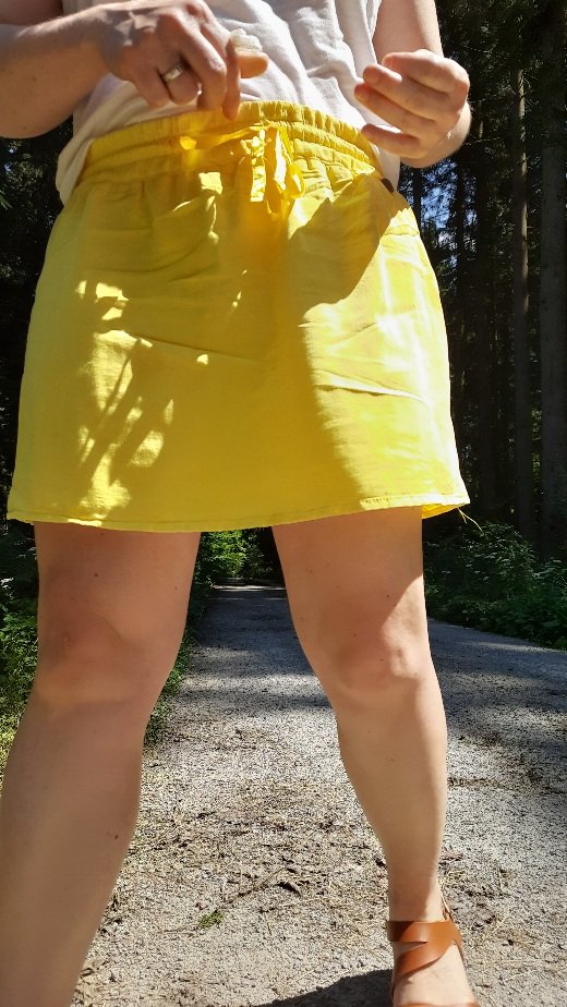 SusiWinterBW's tweet photo. Guten Morgen Süßer 💋 
Heute wird wieder ein heißer Tag.
Zeit für luftige Kleidung.

Schreib mir, wenn du im Raum Stuttgart wohnst und mein Hausfreund sein willst. https://t.co/GyQgi5PB9m
