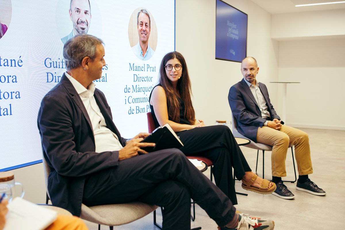 femcat's tweet image. 📢 A FemCAT ens adherim i impulsem el Manifest pel català a l’empresa de la @FundacioVincle per FER créixer l’ús del català.
🗣️ Excel·lent participació de @gemmafontane d'Orvit Digital, Guifré Homedes d'Amat Immobiliàris i Manel Prat de @bonpreuesclat a la taula de debat.