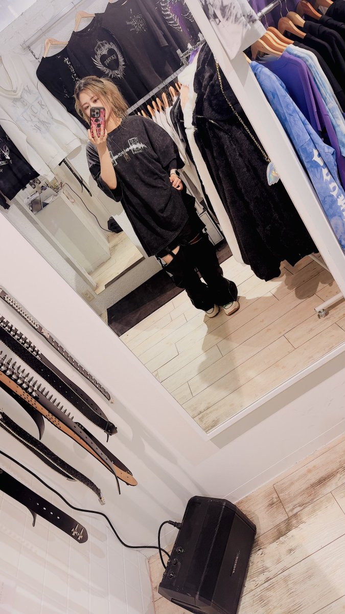 📢一日店長です👑♡

いらっしゃいませ！🙇‍♀️
本日、PSYNYXX店舗(ラフォーレ原宿　B1)にて
1日店長をさせていただきます
" みゅい " と申します🙏

19:00まで出勤！コラボアイテムやみゅい作品ついて、この機会にぜひお聞きください🔥

店内はみゅいが歌った曲しか流れてません！
ぜひお越しください🙌