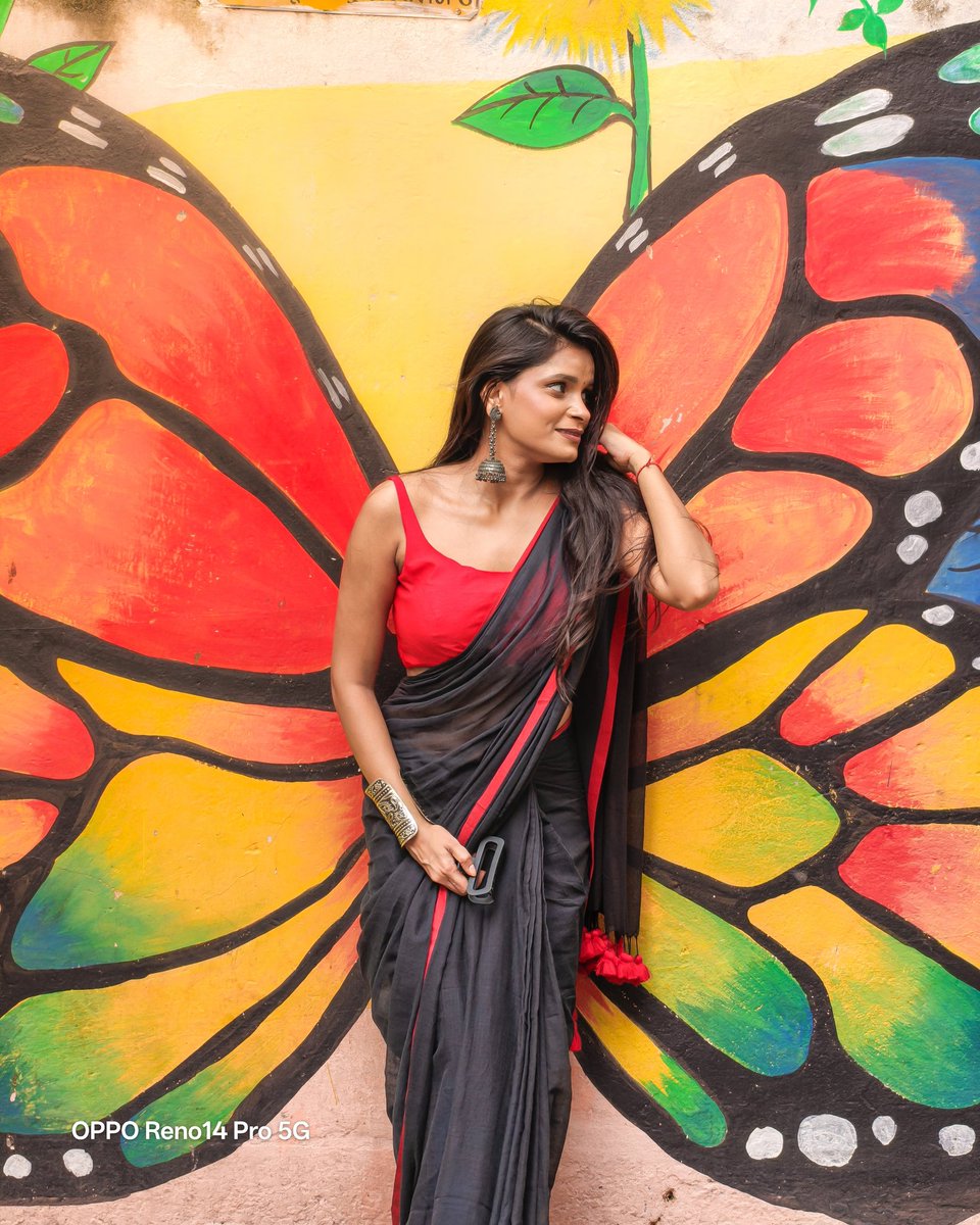 RohitSharma1785's tweet photo. Saree. Street. Story. OPPO Reno14 Pro clarityโก
#OPPOReno14Series
#TravelWithReno
#AlPortraitCamera
#MakeYourMoment
#OPPOTechStudio
#ShotonOPPO
#portrait #portaits
#portraitphotography
@OPPOIndia
@OPPO
@ShotonOPPO https://t.co/aNYYtmEOIF