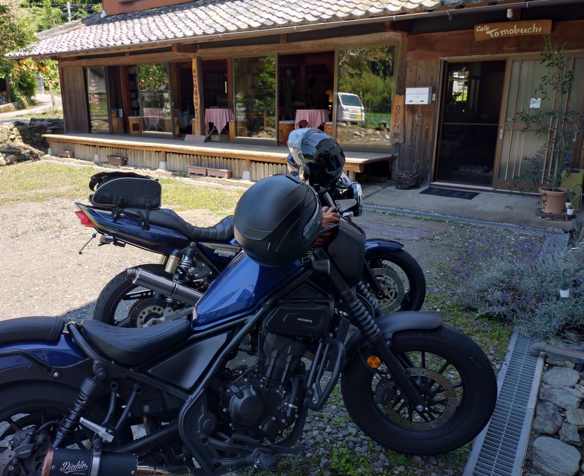 hiro1227og's tweet photo. 早期出発モーニングツーリング
CafeTomobuchi → 道の駅紀の川万葉の里
→ 道の駅青洲の里:🍑アイスクリーム
→ 道の駅ねごろ歴史の丘:TAKASAGO和カフェ🍑パフェ
#Kawasaki
#レブル
#ツーリング
#モーニング https://t.co/615FEwzldG