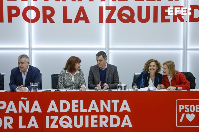 El PSOE prepara el primer Comité Federal tras la dimisión de Santos Cerdán como secretario de Organización del partido.

Todas las miradas están puestas en  Pedro Sánchez y las reformas y medidas contra la corrupción que pueda anunciar.

efe.com/espana/2025-06…