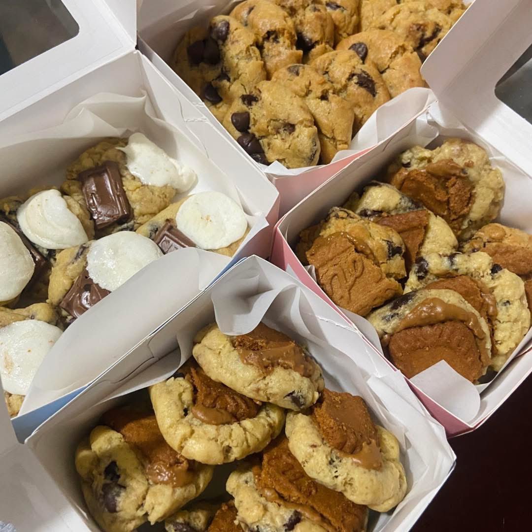 natchwe's tweet image. For the last time, for our lola.
We’ve always baked with love and gratitude, the many times we asked for your support to buy our products so we can help fund our lola’a medical needs. Now, more than ever, we’ll pour our hearts into it
Every purchase will help. Kindly boost 🙏🏻