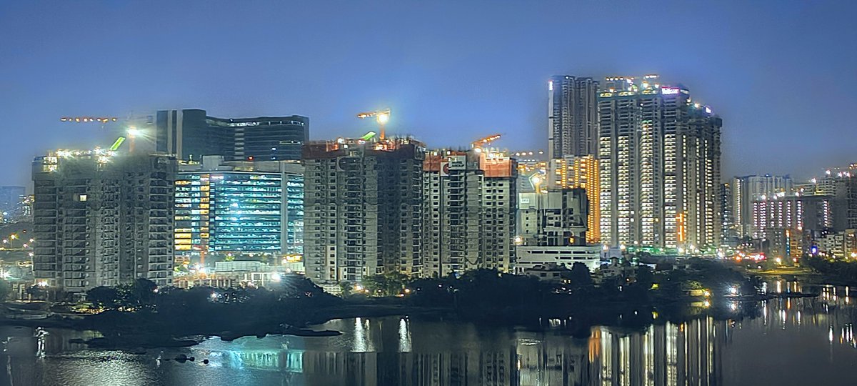 GSubhani008's tweet photo. Kokapet, Hyderabad At Night.
#Hyderabad #kokapet #skyline https://t.co/W6GqDSXkEa