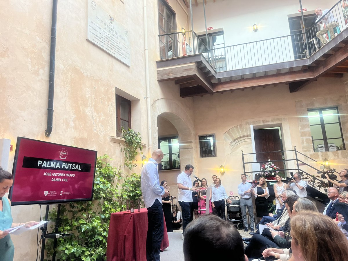 Gracias <a href="/cesfelipemoreno/">Centro Educación Superior Felipe Moreno - Nebrija</a> y <a href="/Nebrija/">Universidad Nebrija</a> por invitarnos a #compartir vuestro 6️⃣0️⃣ aniversario 🎉! 

🤝Por muchos años más y acuerdos de colaboración entre la ASSP y la Universidad 👩🏻‍🎓.

Gracias por ayudarnos a mejorar la formación en el sector de #seguridadprivada 👮🏻‍♀️👮🏼‍♂️