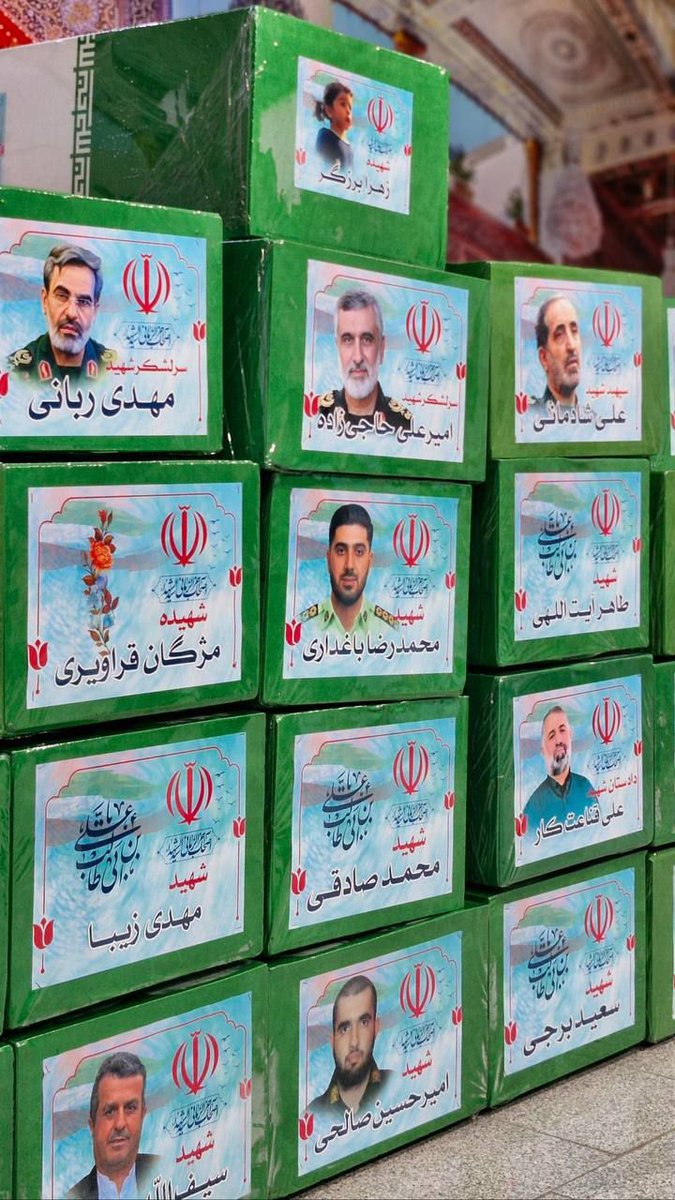 چه دسته گل هایی رو از دست دادیم :))💔
#بدرقه_90میلیونی
#فداییان_ایران