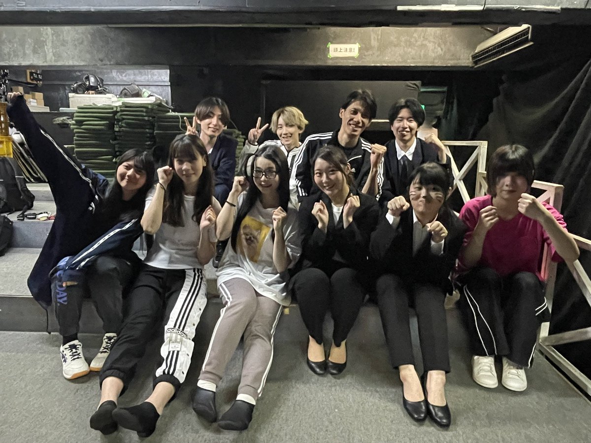 mimo_faina's tweet photo. #ミモとファイナ 3日目マチネ📚

ご観劇頂きありがとうございました✨️

このあと17:00～ソワレです🙌

アフタートークやチェキ会もございます
ぜひ最後までお楽しみください😊

当日券もご用意ございます‼️

🎫観劇チケット
 https://t.co/heiLOaajZK
🎫 応援チケット
https://t.co/Xi1StKjX22 https://t.co/STv6JGRIDQ