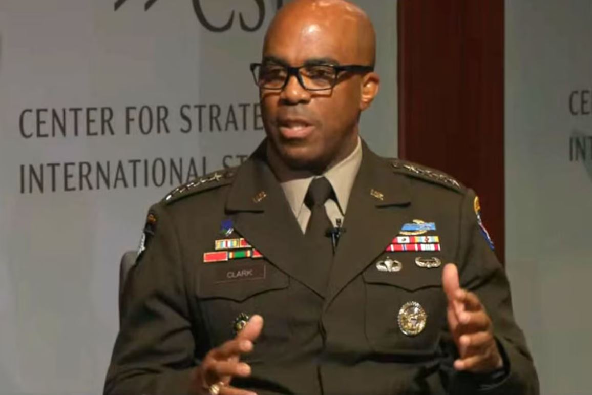 DefenseMirror's tweet photo. U.S. Army General Details Measures to Deter China in Asia-Pac Region::
https://t.co/aWWtsKk3MB
#USArmy #IndoPacific #China #MilitaryStrategy #RonaldClark #MultidomainOperations #AsiaPacificSecurity #FirstIslandChain #JointExercises #DefenseNews https://t.co/sos78MAlR8