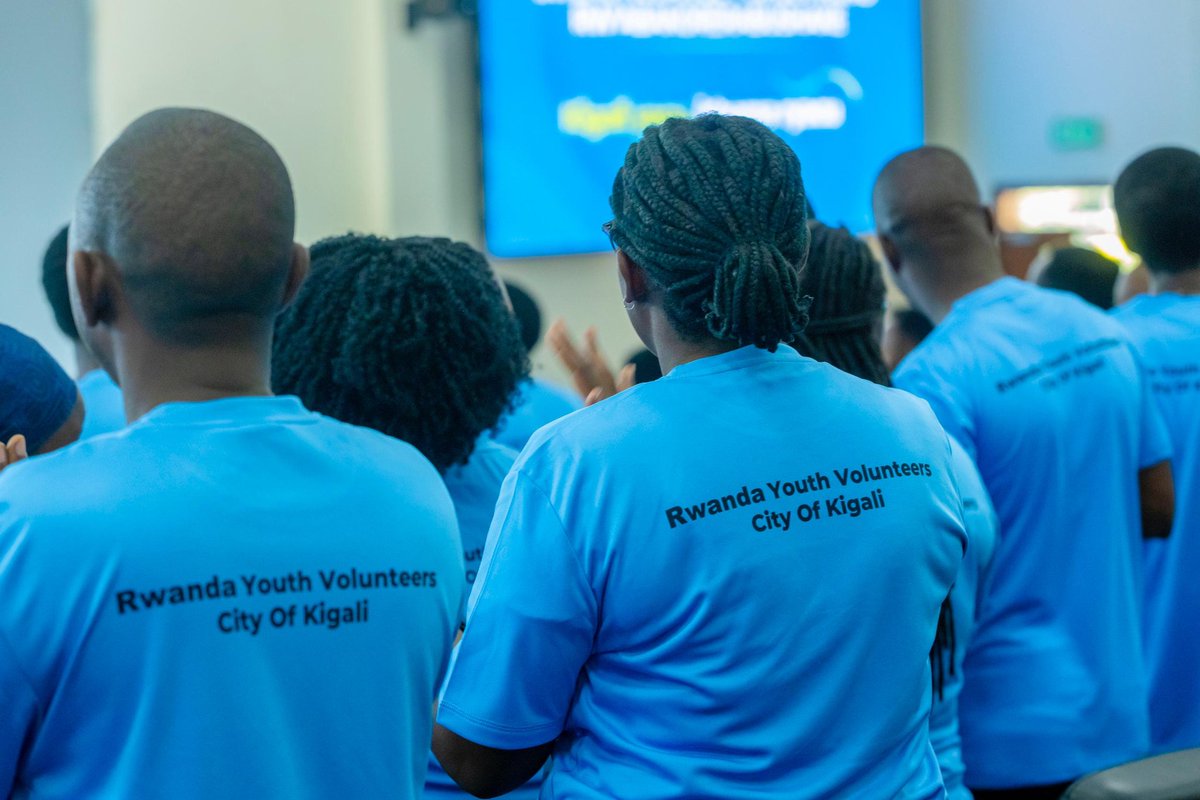 Gasabo Youth Volunteers (@ryvcp_gasabo) on Twitter photo Umuyobozi w'Umujyi wa Kigali Bwana <a href="/dusengiyumvas/">Samuel DUSENGIYUMVA</a> yasabye urubyiruko kwigirira icyizere no kubyaza umusaruro amahirwe bahabwa. Yabibukije ko kdi byinshi bifuza kugeraho bisaba kubiharanira harimo no gukora cyane. <a href="/RwandaLocalGov/">Ministry of Local Government | Rwanda</a> <a href="/Rwandapolice/">Rwanda National Police</a> <a href="/CityofKigali/">City of Kigali</a> <a href="/Gasabo_District/">Gasabo District</a> Umuyobozi w'Umujyi wa Kigali Bwana <a href="/dusengiyumvas/">Samuel DUSENGIYUMVA</a> yasabye urubyiruko kwigirira icyizere no kubyaza umusaruro amahirwe bahabwa. Yabibukije ko kdi byinshi bifuza kugeraho bisaba kubiharanira harimo no gukora cyane. <a href="/RwandaLocalGov/">Ministry of Local Government | Rwanda</a> <a href="/Rwandapolice/">Rwanda National Police</a> <a href="/CityofKigali/">City of Kigali</a> <a href="/Gasabo_District/">Gasabo District</a>