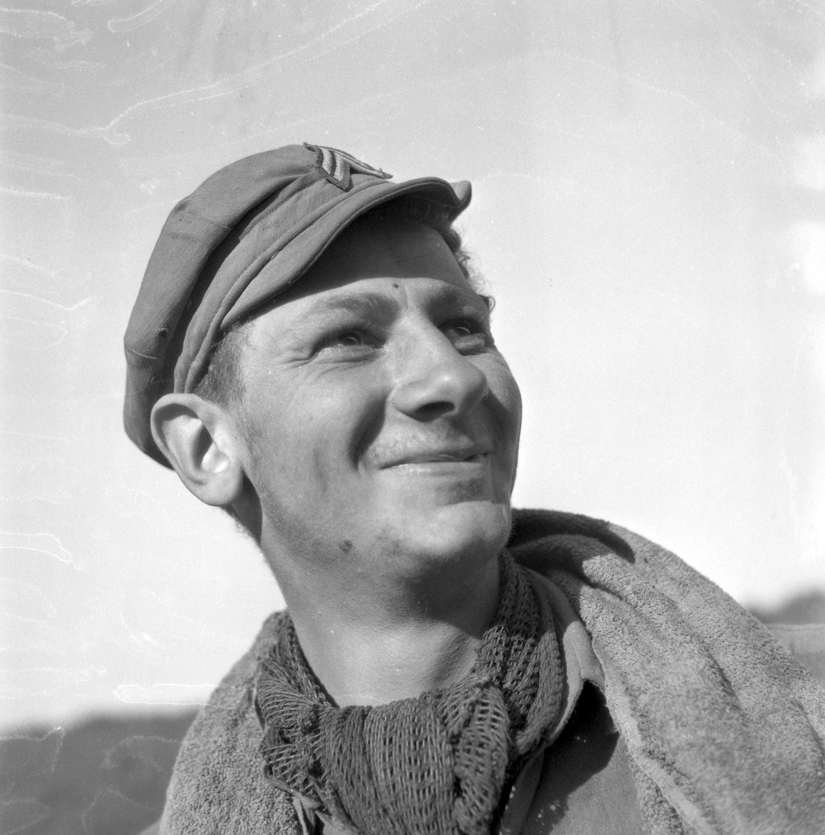 klaasm67's tweet image. There are three veterans in our family — my grandfather (May 1940), my uncle (Indonesia and Korea), and me (Bosnia). On Veterans Day, I always take a moment to remember the two of them. #Veteranendag 🫡🇳🇱