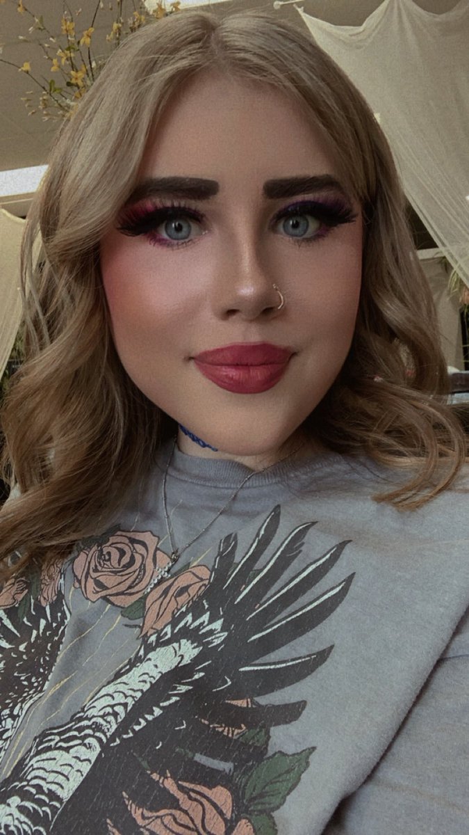 turney_sophia's tweet photo. my.”loves Part 2 💋💋💋
#GlamSelfie #MakeupOnPoint #NailGoals #FierceAndFlawless #BoldBeauty
#LashesForDays #MakeupMagic #BeautyVibes #PinkEyeshad https://t.co/IQ50wKZp2k
