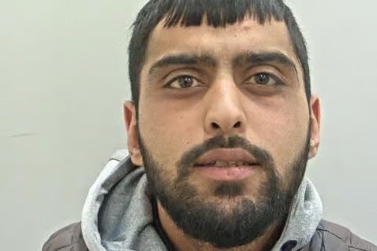 's tweet image. Feb  2025
Pakistani Umar Farooq attacked the teenage girl and then threatened to release intimate pictures he had taken of her without her consent.
Farooq told the girl he would slit her throat, throw boiling water over a friend of hers and beat her dad up if she did not pay him.