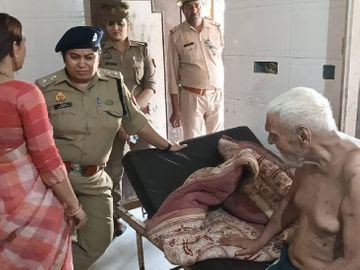 यह अमानवीय और हृदयविदारक है कि जिन माता-पिता ने बच्चों को पाला, उन्हें ऐसी दयनीय स्थिति में छोड़ा जाए।  
नोएडा के ओल्ड एज होम की घटना समाज के लिए शर्मनाक है, जहां बुजुर्गों को नर्क जैसी हालत में रखा गया।  
पुलिस की कार्रवाई सराहनीय है, लेकिन ऐसी घटनाओं को रोकने के लिए सख्त