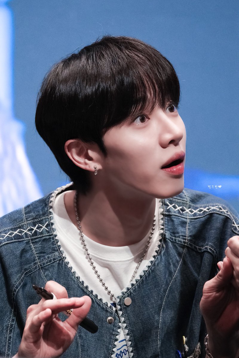 250601 알라딘 팬싸인회

귀여운 새럼😻

#이기광 #기광 #LEEGIKWANG
#하이라이트 #HIGHLIGHT 
#비스트 #BEAST
<a href="/900_330/">LEEGIKWANG</a>