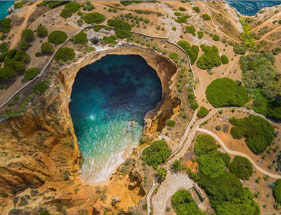 BCardno's tweet image. #poetrylovers #vsspoem  

Sea Cave 

A 
natural wonder 
is 
the 
Benagil Sea Cave 
in Portugal, 
with 
a 
ring-shaped 
dome 
ceiling 
that 
has 
a 
large 
opening 
through 
which 
the 
sun&apos;s 
rays 
light 
up 
the 
sandy 
beach 
and 
the 
turquoise 
blue 
waters 
within 
the cave