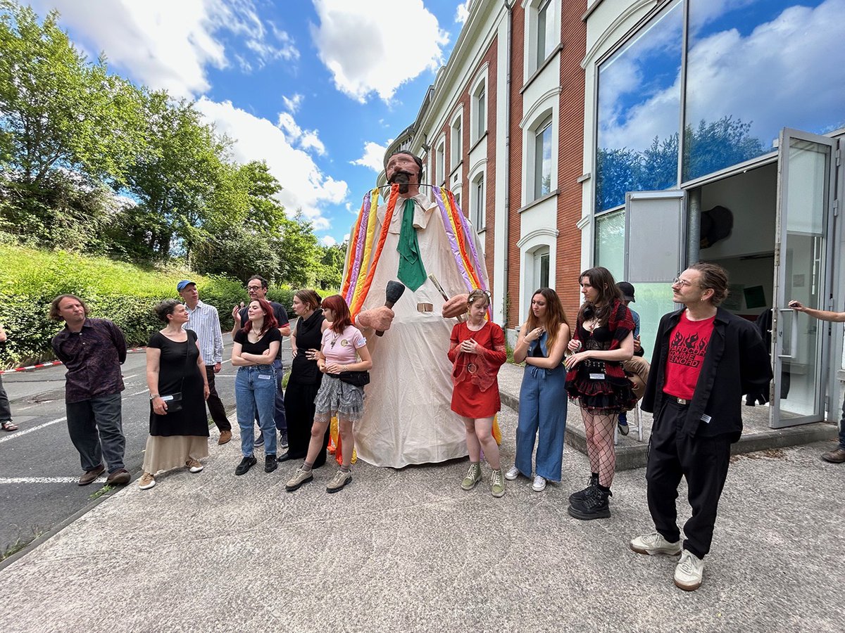 Fermeture de l’ESAD de Valenciennes, retour sur une histoire culturelle très locale va-infos.fr/2025/06/28/ent…