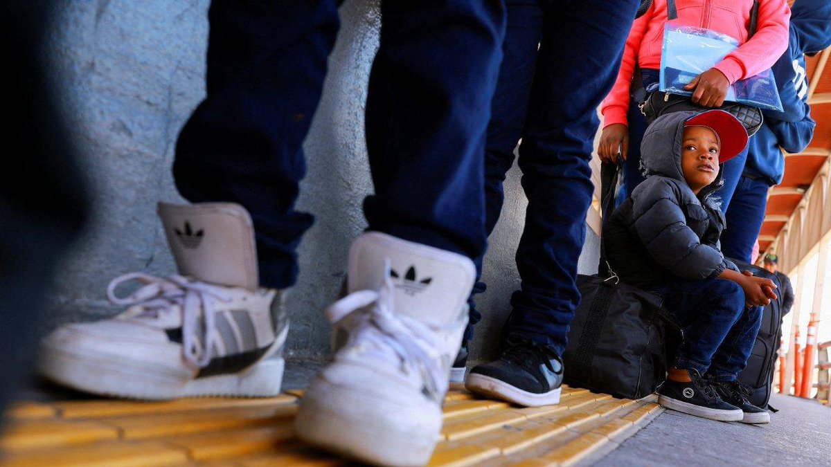 Amerikaanse regering trekt tijdelijke bescherming van half miljoen Haïtianen in tijd.be/politiek-econo…
