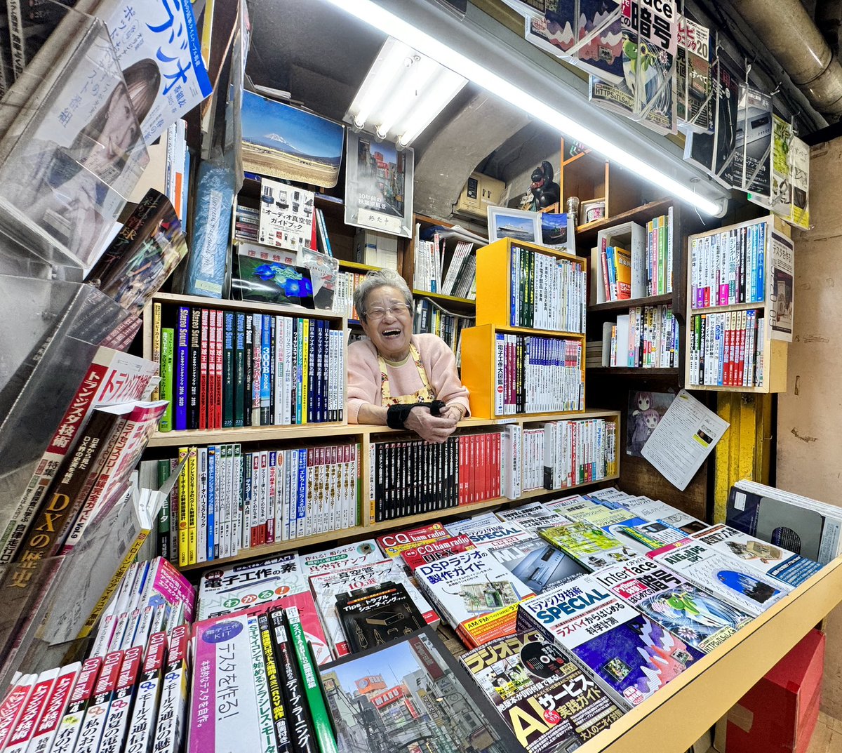 Mansei_Books's tweet image. 度々、失礼いたします。金曜・土曜とお休みの予定でしたが、本日は営業しています❗️
ご迷惑をおかけしますが、新刊📚も入荷しておりますので、どうぞよろしくお願いします🙇
