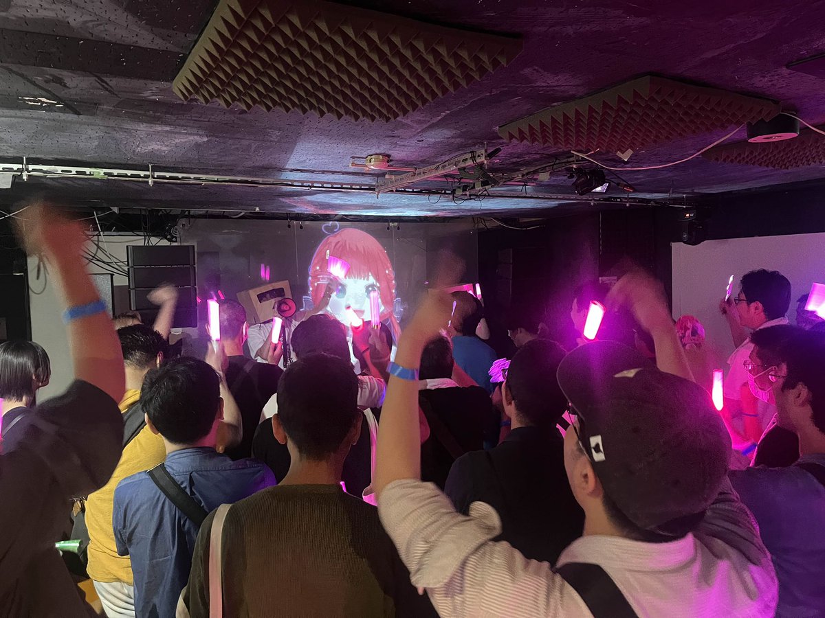 S!LK BLAST official (@silkblast) on Twitter photo #シルブラパレード
3番手は宝灯桃汁さん( <a href="/houtou_momojiru/">宝灯桃汁🍑山梨ご当地Vtuber🍑</a> )
運営さんと一緒に会場を古のニコニ…桃汁ワールドに染め上げております🍑
ちなみに桃汁さんが来たのは東京ではなく大阪ですね!! #シルブラパレード
3番手は宝灯桃汁さん( <a href="/houtou_momojiru/">宝灯桃汁🍑山梨ご当地Vtuber🍑</a> )
運営さんと一緒に会場を古のニコニ…桃汁ワールドに染め上げております🍑
ちなみに桃汁さんが来たのは東京ではなく大阪ですね!!