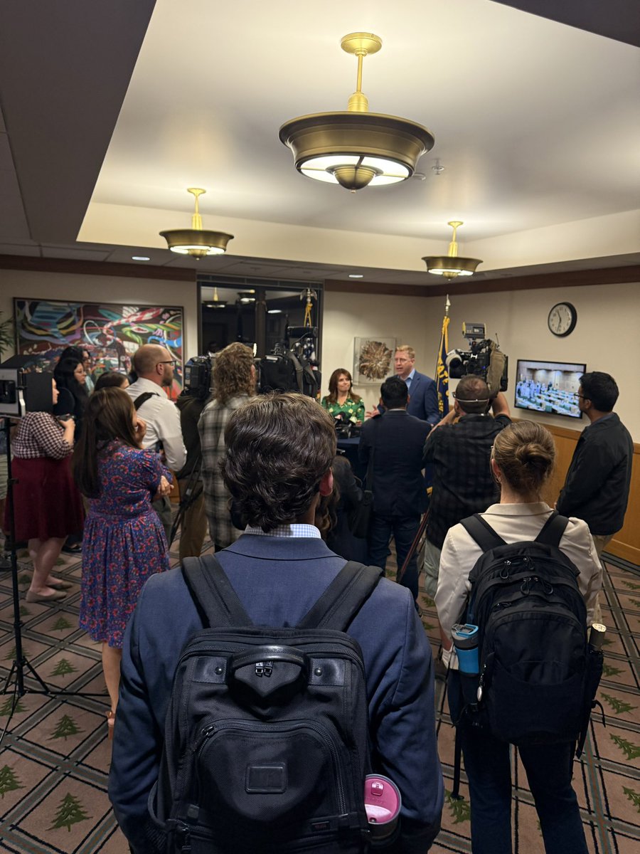 OregonHouseGOP's tweet image. “I think it’s incredibly important that we represent the voices of the people that do not hold power” - House Republican Leader @ChristineDrazan speaking to reporters after Sine Die. 

“There is no doubt that Oregonians are going to recognize that the special interest giveaways…