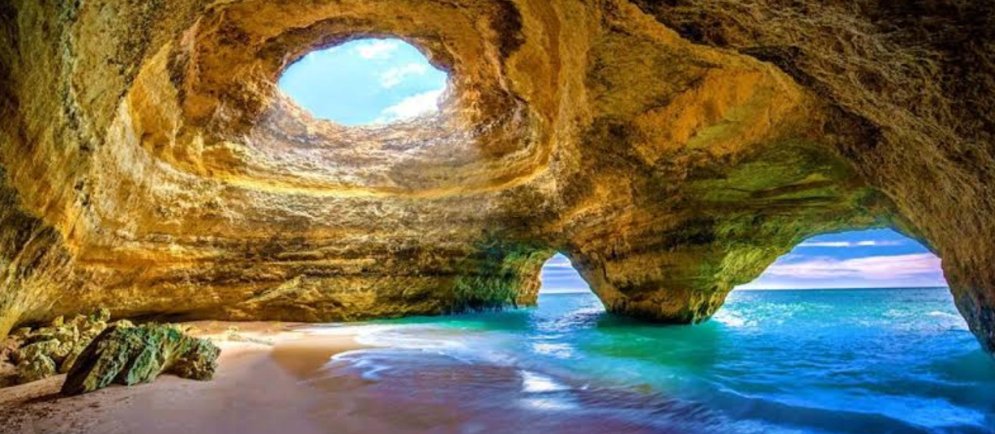 BCardno's tweet image. #poetrylovers #vsspoem  

Sea Cave 

A 
natural wonder 
is 
the 
Benagil Sea Cave 
in Portugal, 
with 
a 
ring-shaped 
dome 
ceiling 
that 
has 
a 
large 
opening 
through 
which 
the 
sun&apos;s 
rays 
light 
up 
the 
sandy 
beach 
and 
the 
turquoise 
blue 
waters 
within 
the cave