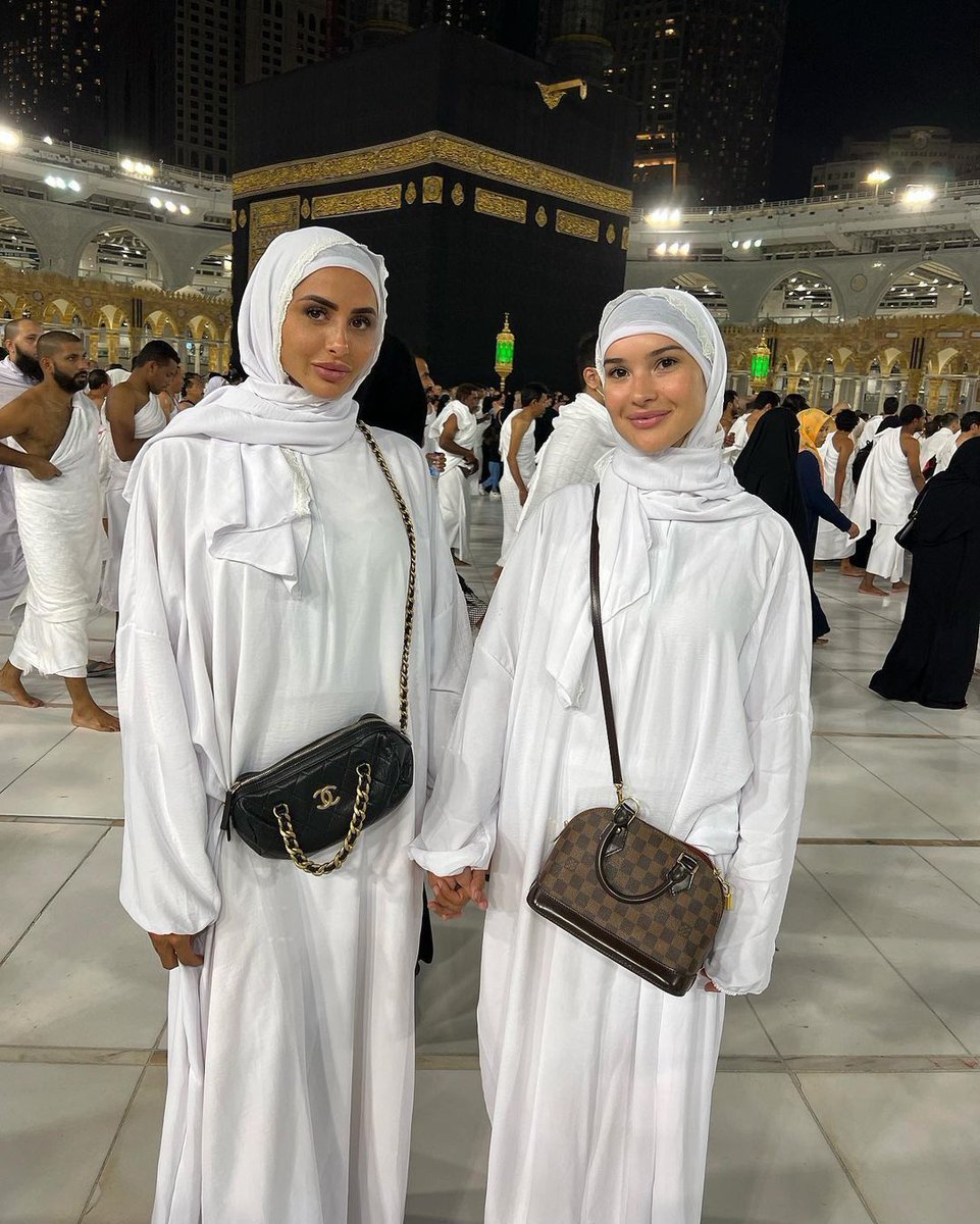 7signxx's tweet photo. "French model and reality TV star Marine El Himer announced her conversion to Islam, calling it the “happiest day” of her life."
May Allah keep her firm on the right path... https://t.co/o3vJzgnd3z