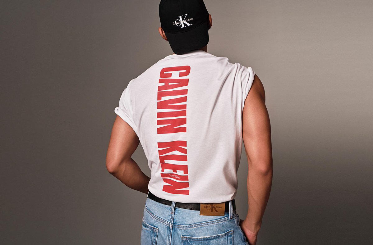 ajisappa's tweet image. mingyu and his broad shoulders 😌