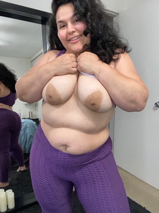 Watch OnlyKarlaLane's leaked NSFW photo on TwXstars