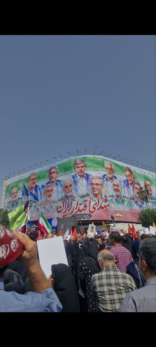 yozarsef_83's tweet image. شهدای اقتدار 
#بدرقه_90میلیونی 
#اقتدار