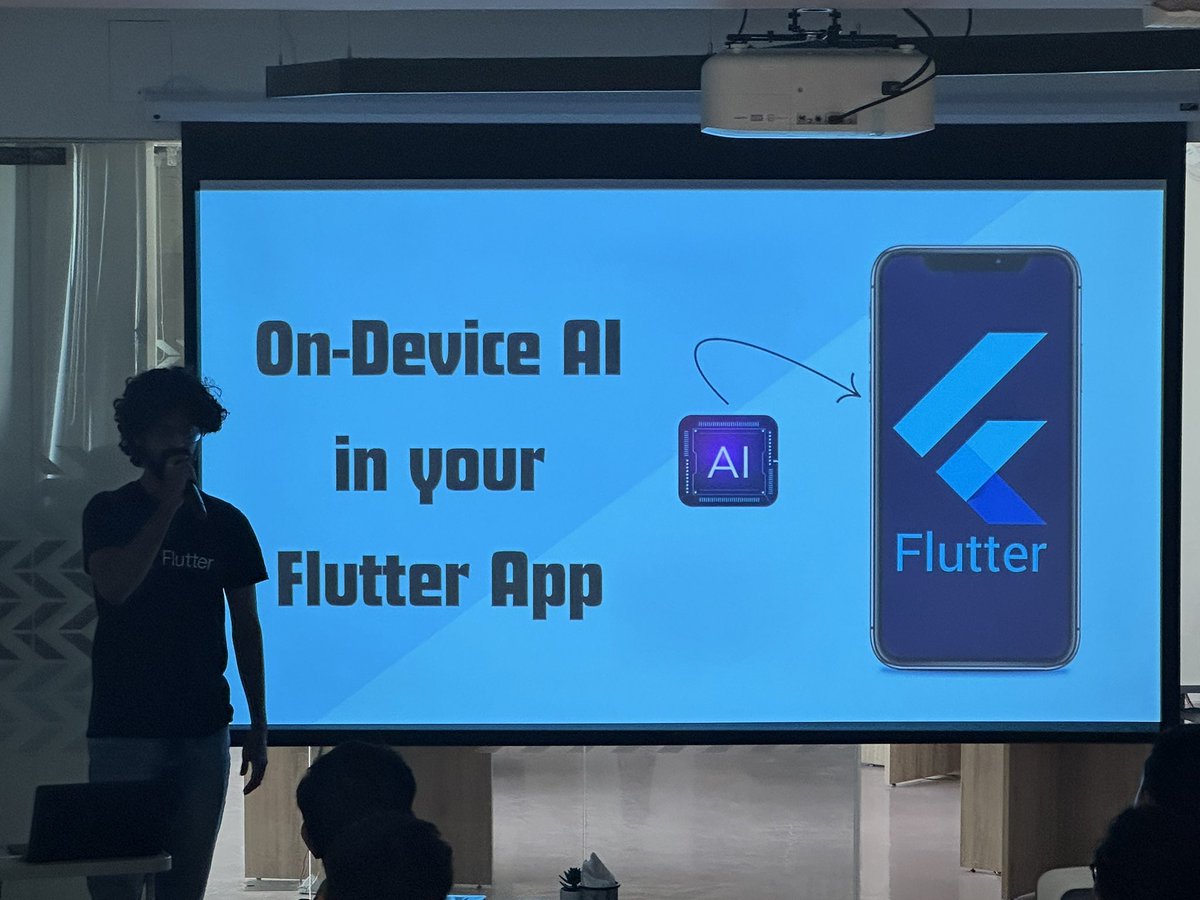 flutterpune's tweet image. Parth, giving his talk on the topic, On device AI in your flutter app.