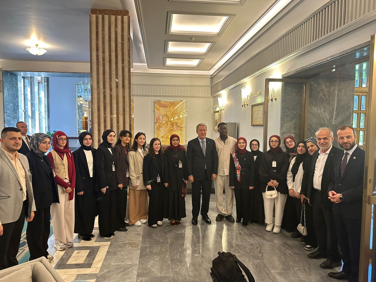İmam Hatipliler Ankara'daydı

İmam Hatip Lisesi öğrencileri, derneğimiz öncülüğünde Kayseri Milletvekili ve TBMM Millî Savunma Komisyonu Başkanı Sayın <a href="/hulusiakarmedya/">Hulusi AKAR</a> ile Türkiye Büyük Millet Meclisi'nde bir araya geldi, sohbet etme imkanı buldu.

#İMHAD <a href="/Akparti/">AK Parti</a>