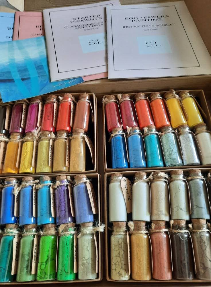 LymphomaLass's tweet image. Just to share theses amazing pigments I bought from Susan Liggett last month!

Aren't they glorious! 

Have a great weekend! 

Sam aka LymphomaLass xx

#pigments #eggtempera #artistspigments  #colourfulpigments #eggtemperapainting