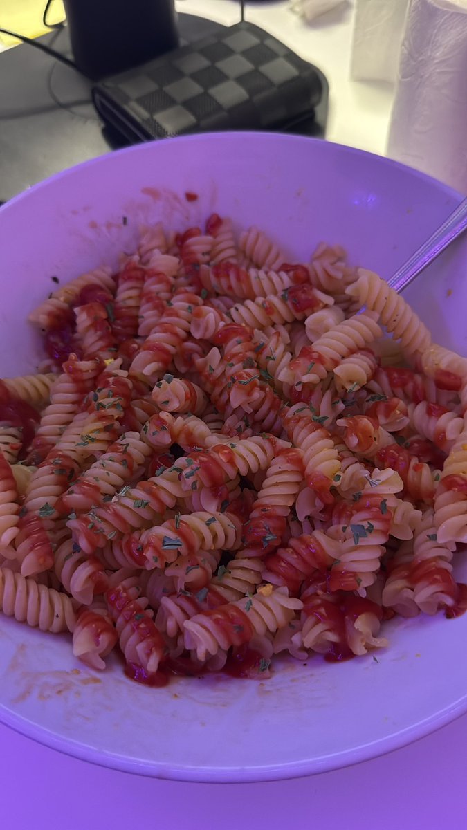 Posted this on my Insta story last night, can someone explain why i got 100+ DMs from Italian people bullying the fuck out of me?