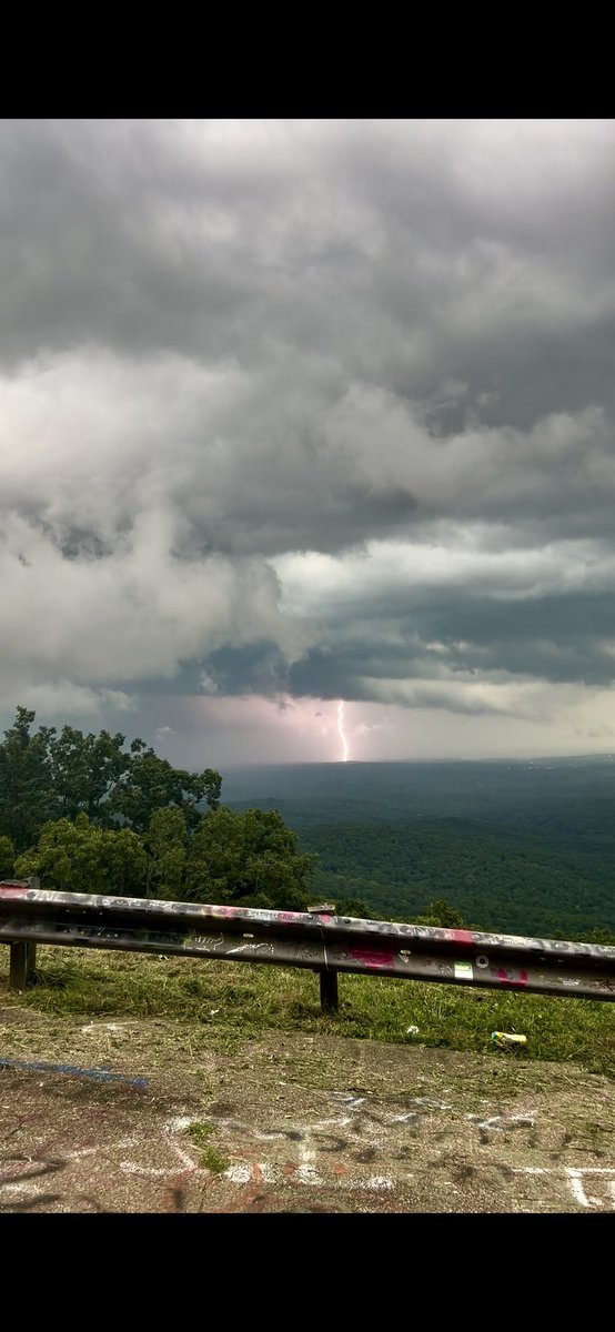 MNeedhamWX's tweet image. Had a nice view of storms in Cherokee &amp;amp; Pickens counties last night!