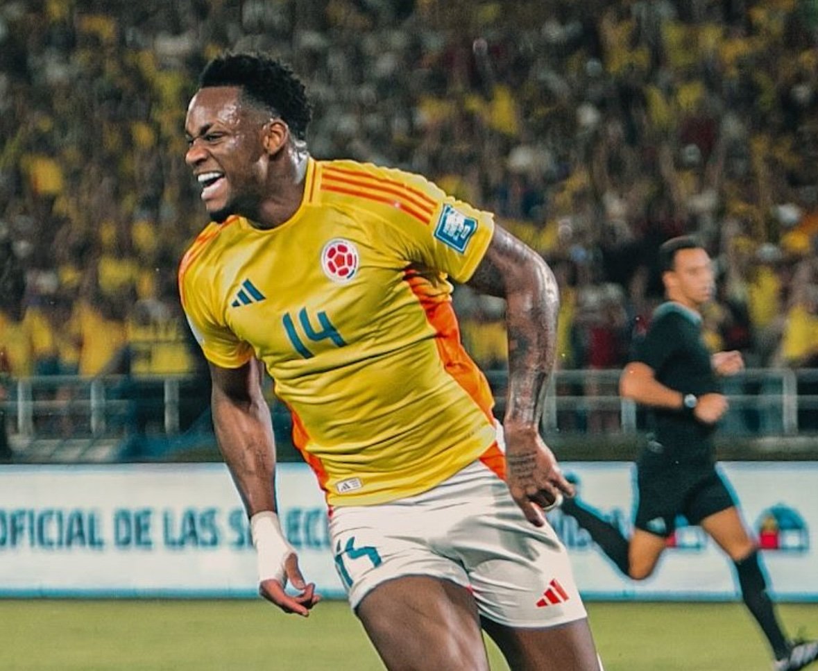 Bütün dünya futbolcuların para için arabistana gittiğini biliyor. 

Fenerbahçe nasıl bir para teklif ediyor da Anderson Talisca ve Jhon Duran'ı transfer edebiliyor!

Galatasaray'ın transferlerinde illagalite var diyenler bu tezgahı kimse konuşmasın diye yapıyor !